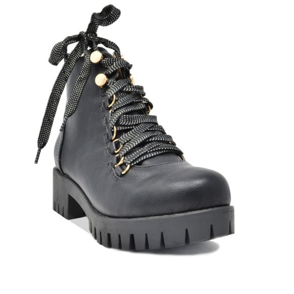 ⭐️ WOMENS  Lace Up Black Ankle Combat Boot - Picture 2 of 3
